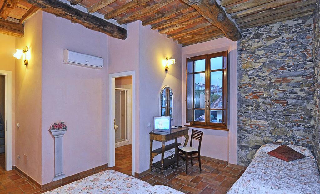 Le Ginestre B & B Massarosa Phòng bức ảnh